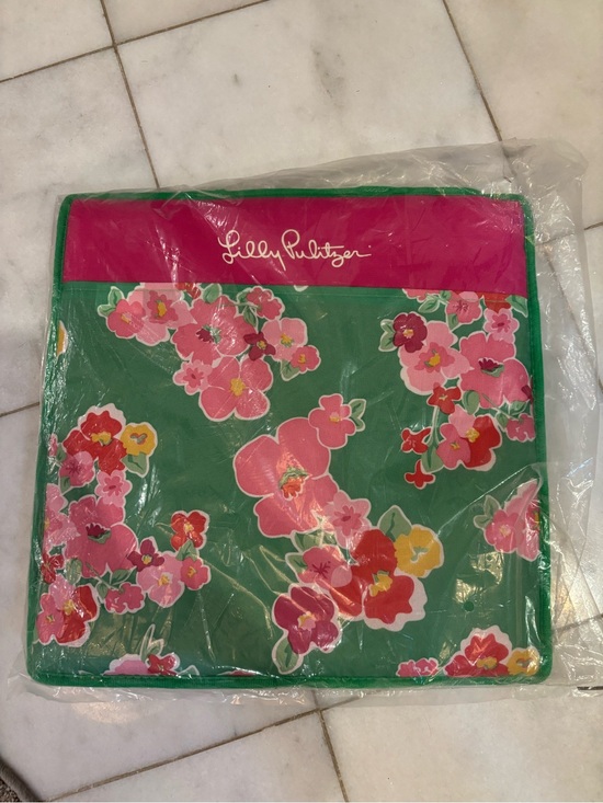 Lilly Pulitzer Other - Lilly Pulitzer Green Bean Garden flat stadium cushion